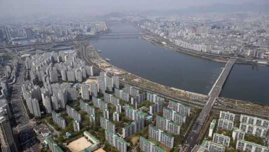 송파구 잠실동 잠실주공5단지를 비롯한 아파트 전경. <연합뉴스>